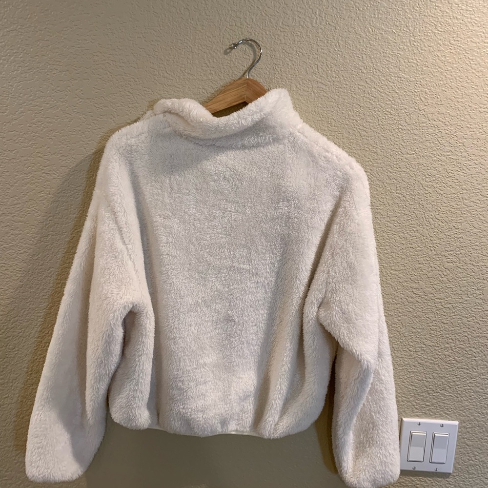 H&M fluffy jacket - Picture 2 of 4